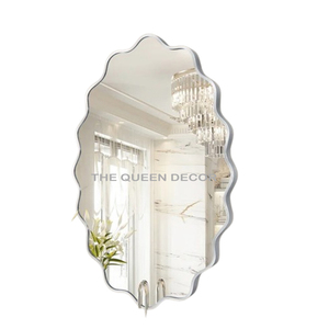 Miroir mural décoratif pour la maison, style moderne, en aluminium, forme unique, finition argentée, artisanal et créatif - Product Image 1