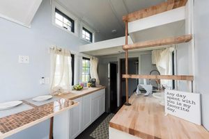 Maisonnette à deux étages en cèdre – 280 pieds carrés LIVRAISON GRATUITE À TOUT LE MONDE - Product Image 3