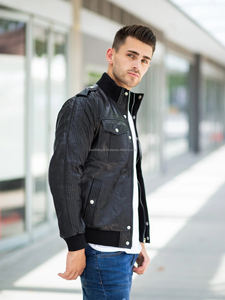 Chaqueta Bomber de Cuero Genuino Personalizada, Cuello Redondo, Logotipo Frontal en Lona, Secado Rápido, Impermeable para Hombre - Product Image 3