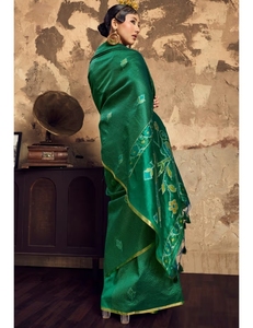 KV Jungle Green Banarasi Handloom Silk & Cotton Traditional Party Wear <b>Saree</b> Hand Drawn Design Wrinkle-Free Unstitched <b>Blouse</b> - Product Image 4
