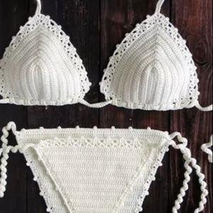 Ensemble de bikini brésilien crocheté avec pompons et perles - Product Image 1