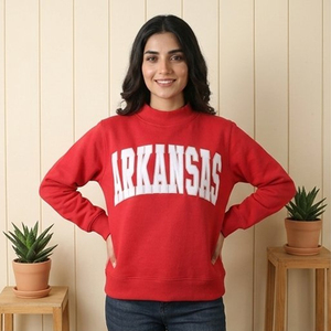 Pull en molleton de club haut de gamme à col rond rouge pour femmes, Arkansas |   Pull à col montant rétro pour club de golf |   Tissu molletonné lourd de type French Terry - Product Image 1