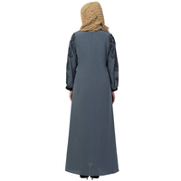 Özel Tasarım Günlük Nefes Alabilen Polyester Yerlere Kadar Uzun Bol Kesim Abaya 2025 Müslüman Tesettür Elbise İslami Giyim Açık İşlemeli Müslüman