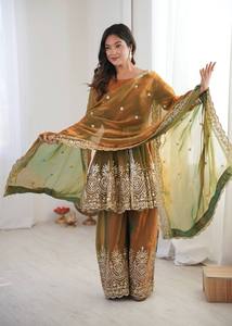 Salwar Kameez de Seda con Bordado Intenso para Mujer, Diseño Bicolor con Lentejuelas y Espejos, Traje Tradicional para Diwali, Bodas y Fiestas - Product Image 2