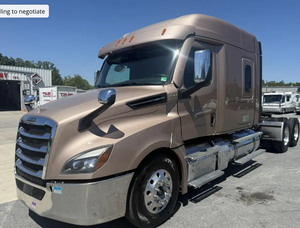 Camiones Freightliner Cascadia 113 Usados y Económicos con Cabina para Dormir, Modelos 2022, 2021 y 2019, Cabina de 60 Pulgadas con Techo Medio, 450 HP, Automático - Product Image 1