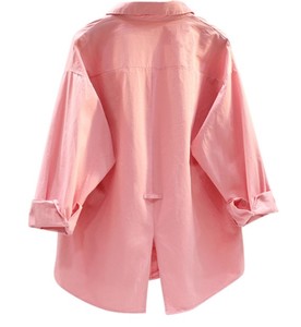 Camisa de mujer con botones y logo frontal, estilo casual, de color liso, con abertura regular, nueva moda de verano 2026, venta al por mayor para boutiques. - Product Image 6