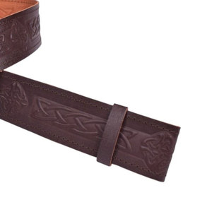 Cinturón de Cuero Marrón con Grabado de Diamantes Celticos, Ajustable, para Kilt, Cinturón Tradicional Escocés para Usar con Tartán - Product Image 5