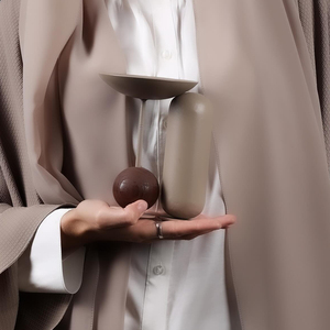 Porte-encens en métal de style arabe avec un plateau élégant, une base sphérique en bois et une tour moderne de haute qualité pour une fragrance sereine à la maison - Product Image 6