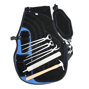 Kit professionnel de sablage de chevaux avec tablier en cuir robuste, protège-jambes complets, cisaille à sabots, outil de démontage, marteau à sabots et râpe à sabots - Product Image 1
