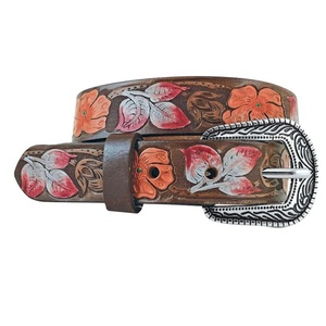 Ceinture en cuir pleine fleur unisexe de style western, avec motif floral en relief, sculptée et peinte à la main, et boucle de créateur - Product Image 4