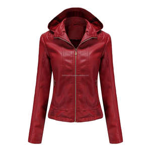 แจ็คเก็ตผู้หญิงหนังสีแดงมีฮู้ดเงางามพร้อมกระเป๋าซับในเชอร์ปาและซิปสำหรับฤดูหนาวความสะดวกสบายและสไตล์ - Product Image 1