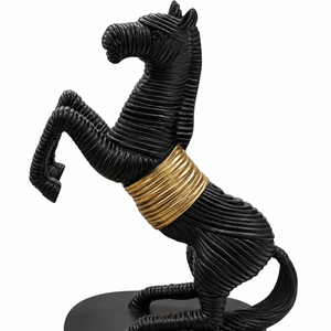 Statue de cheval dynamique texturée en polyrésine moderne, sculpture décorative de cheval - Product Image 3
