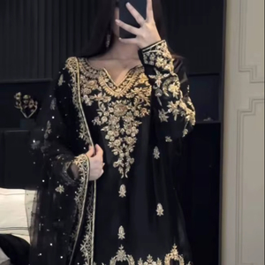 Colección de vestidos de mujer de diseñador étnico indio moderno, traje Sharara Gharara con bordado pesado, nueva ropa de fiesta, aspecto Salwar Kameez - Product Image 1