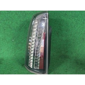 Feu arrière gauche (côté conducteur) d'occasion STS 2004-2011, référence OEM 25754023 - Product Image 1