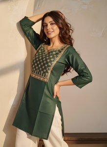 Kurti Corto Recto con Estampado en Relieve para Mujer, Ropa Casual de Secado Rápido, Corte Regular, para Todas las Temporadas - Product Image 2