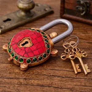 Candado de Latón Hecho a Mano con Diseño de Tortuga, Esmalte Rojo y Gema Verde, Candado Decorativo con Forma de Animal para el Hogar - Product Image 1