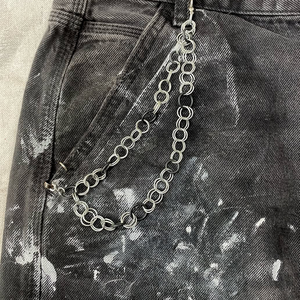 Shorts en jean vintage tricotés, best-sellers, style streetwear personnalisé, délavés et déchirés avec franges - Product Image 3