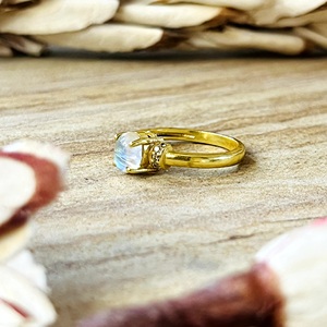 Bague en laiton plaqué or 18 carats pour femme, design tendance, minimaliste, avec pierre de lune, style bohème, solitaire délicat, bagues célestes, vente en gros/OEM - Product Image 2