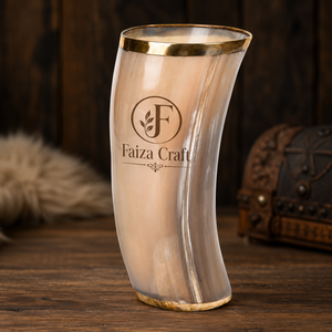 Verre à shot en corne polie artisanale naturelle pour bière, provenant de l'Uttar Pradesh - Cadeau d'affaires - Product Image 1
