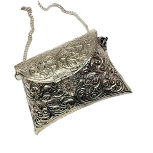 Argent oxydé dames luxe fabriqué à la main en laiton embrayage polyvalent mode robe soirée sac à main sac de messager à la main - Product Image 1