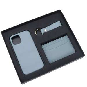 Juego de Regalo de Lujo Personalizado con Funda para Teléfono, Porta Tarjetas y Anillo para Llaves de Cuero Pebble para iPhone Series 12, 13 y 14 - Product Image 4