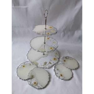 Soporte de Pastel de Metal Dorado de Cinco Niveles con Diseño de Corona Ornamentada, Exhibidor Multicapa Reutilizable para una Decoración Elegante del Hogar a un Precio Impresionante - Product Image 4
