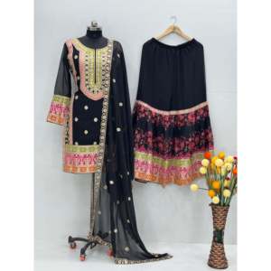 Ensemble de vêtements de fête pour femmes de créateur avec un magnifique haut Plazzo et Dupatta - Product Image 4