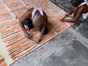 Alfombra Lavable de Lana/Seda Anudada a Mano con Patrón Geométrico Moderno, Pelo Alto Extra Grueso para Uso Doméstico y Comercial - Product Image 2