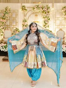 ชุดเดรสยาวแบบดั้งเดิมสำหรับผู้หญิง ดีไซน์ใหม่ แต่งลูกไม้ สีธรรมชาติ สั่งทำได้ คุณภาพสูง ส่งออก งานฝีมืออัฟกานิสถาน สไตล์ลำลอง คูชี วินเทจ - Product Image 2