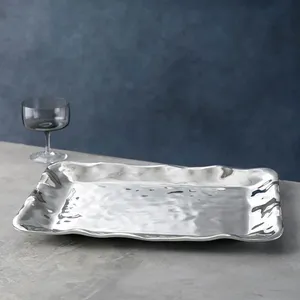Bandeja de Servir Rectangular de Metal Hecha a Mano, Diseño Minimalista Pulido, Color Sólido, Platos y Vajilla para Fiestas - Product Image 3