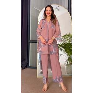 Conjunto de Top Rosa y Pantalones Palazzo de Diseñador PD-Aarohi para Mujer, Talla M, para Fiestas - Product Image 1