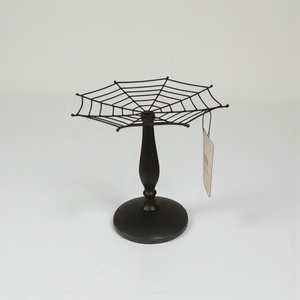 Base de Exhibición con Diseño de Telaraña de Araña de Hierro, Elegante Bandeja Negra para Exhibición de Postres de Halloween, Perfecta para Cupcakes, Golosinas y Decoración de Mesa Espeluznante - Product Image 1
