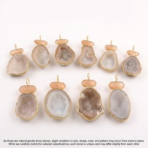 Colgante de Geoda de Cristal Natural de Alta Calidad con Gema Ojo de Gato Melocotón y Baño de Oro de 18k para Fabricación de Joyería DIY - Product Image 2