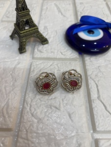 Boucles d'oreilles rondes en argent plaqué or, design paon, bijoux de luxe faits à la main, cadeau de mariage - Product Image 3