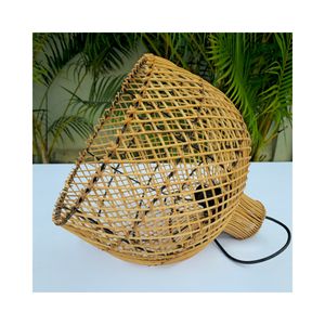 Lanterne en rotin artisanale durable et écologique Hien Luong, forme personnalisable, finition naturelle, utilisation intérieure et extérieure, fabricant vietnamien - Product Image 3