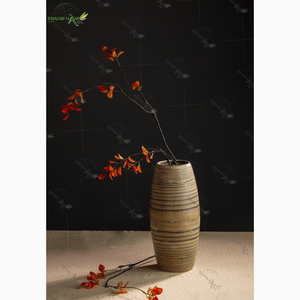 Florero de bambú ecológico hecho a mano en Vietnam con elegancia natural - Product Image 2