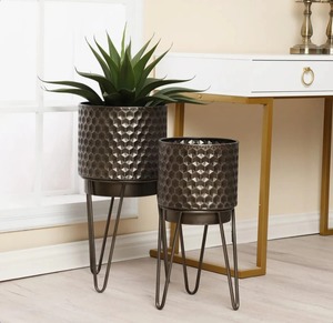 Ensemble de jardinières en métal classiques et modernes avec motif géométrique, vase de table de style industriel avec trou de drainage - Product Image 4