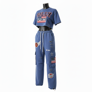 Ensemble femme : tee-shirt court en molleton coton polyester 320 GSM bleu, pantalon cargo patchwork, broderie, logo imprimé. - Product Image 4