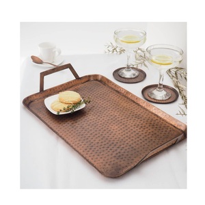 Plateau ottoman élégant en bois massif avec poignées en laiton, ensemble de planches de service décoratives modernes en noyer, décoration intérieure haut de gamme pour hôtels et maisons - Product Image 3
