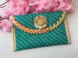 Magnifique pochette Lehriya du Rajasthan, faite à la main, en soie poly, sacs à main de créateur, pochettes brodées Gota Patti pour les cadeaux de mariage - Product Image 5