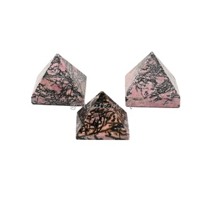 Pierre précieuse métaphysique en cristal de pyramide d'agate de lépidolite pourpre pour la décoration intérieure et le générateur d'énergie positive de méditation - Product Image 2