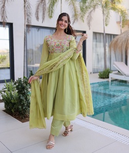 Conjunto de Salwar Kameez Étnico Indio con Dupatta para Cualquier Función, para Mujer, Elegante, Económico, de Buena Calidad y Premium - Product Image 1