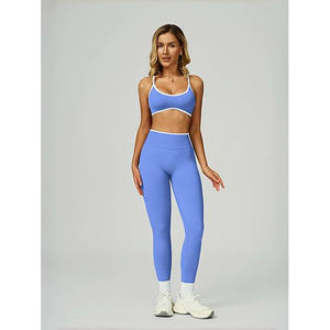 Ensemble de yoga pour femme avec soutien-gorge de sport rembourré sans couture à bretelles et leggings taille haute froncés en nylon et élasthanne antibactériens pour la gym - Product Image 4