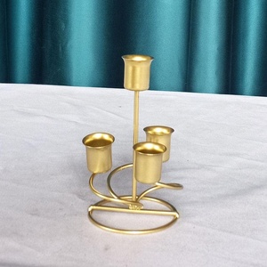 Soporte de portavelas de latón de calidad de tendencia clásica hecho a mano Navidad hogar regalo decorativo objeto acentos hechos en India - Product Image 1