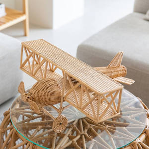 Avion en rotin naturel en gros, jouet artisanal en osier pour enfant, modèle de biplan suspendu, décoration pour chambre d'enfant et crèche - Product Image 4
