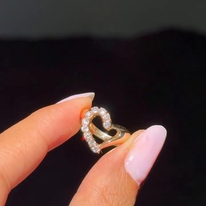 Bague de promesse en or massif 14 carats avec diamant rond de laboratoire pour femme, cadeau moderne et élégant pour les amoureux - Product Image 6