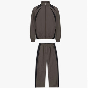 Ensemble veste et pantalon coupe-vent en nylon pour homme de haute qualité, léger, respirant et imperméable, idéal pour les activités de plein air et les tenues décontractées - Product Image 1