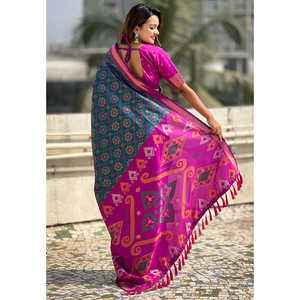 Sari Patola en soie verte douce tissée Zari Elite Weaves avec des tissages contrastés, vêtements indiens et pakistanais 0,6g - Product Image 3