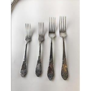 Ensemble de fourchettes en métal vintage avec manches ornées, finition mate, résistantes à la rouille, pour usage en mariage - Product Image 2