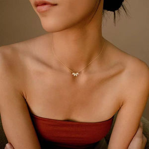 AMBER JEWELS Collier Pendentif Minimaliste Plaqué Or 14K avec Perle d'Eau de Mer et Zircon Taille Marquise, Chaîne Serpent, pour Femme, Usage Quotidien - Product Image 3